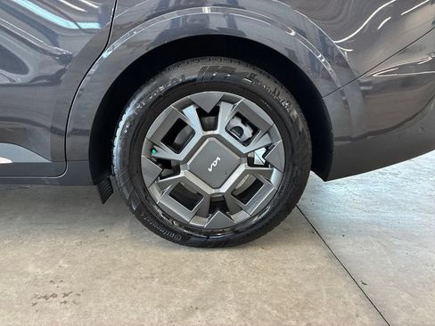 Certified 2026 Kia Carnival SX FWD image 13