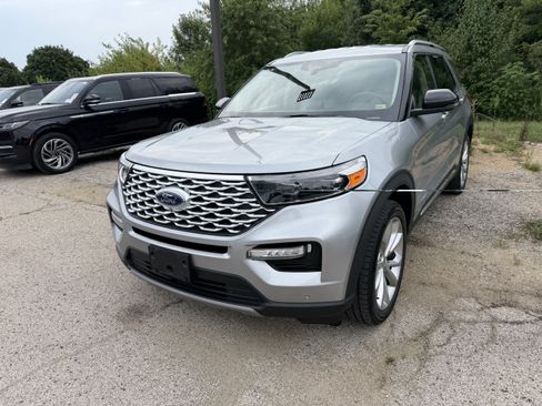 Used 2022 Ford Explorer Platinum w/ Equipment Group 601A AWD/4WD image 9
