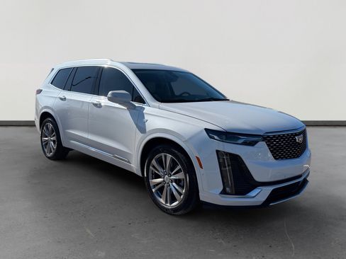 Used 2023 Cadillac XT6 Premium Luxury w/ Technology Package image 7