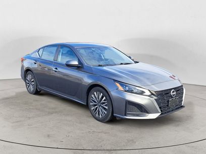 Used 2023 Nissan Altima 2.5 SV