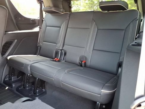 Used 2025 Chevrolet Tahoe Premier AWD/4WD image 19