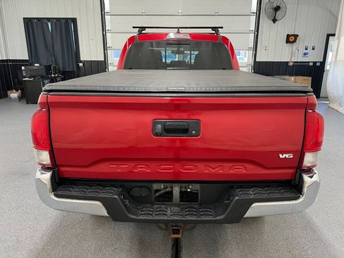 Used 2017 Toyota Tacoma TRD Off-Road w/ Tow Package AWD/4WD image 5
