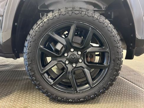 Used 2022 RAM 1500 Laramie AWD/4WD image 31