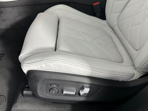 Used 2026 BMW X5 sDrive40i RWD image 11