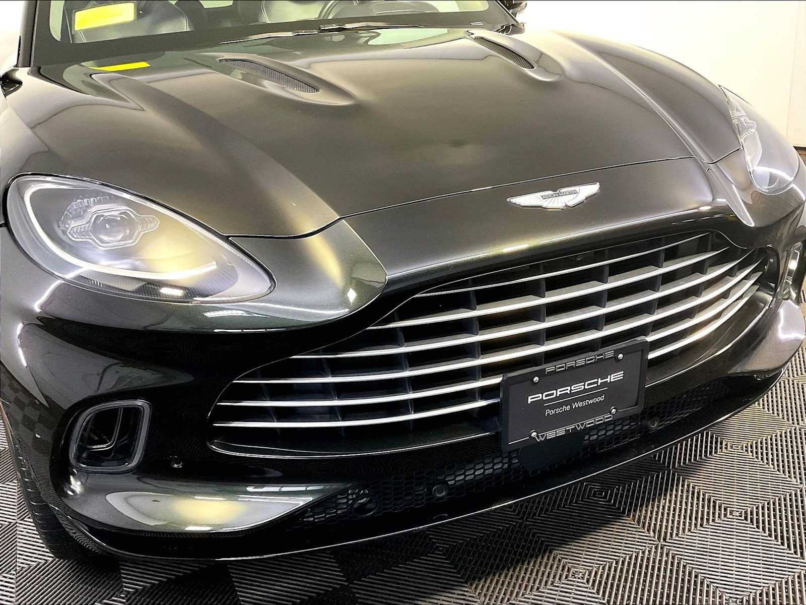 Used 2021 Aston Martin DBX AWD/4WD image 34