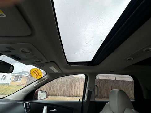 Used 2010 GMC Acadia SLT image 15