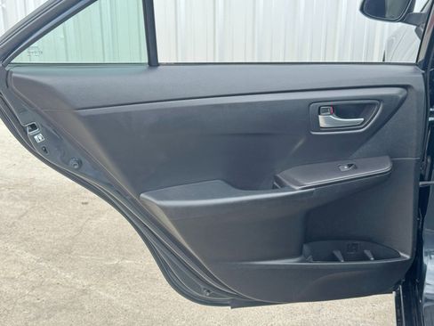 Used 2017 Toyota Camry SE image 40