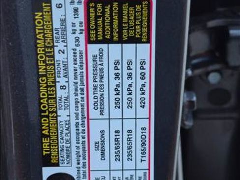 Used 2024 Toyota Highlander LE FWD image 21