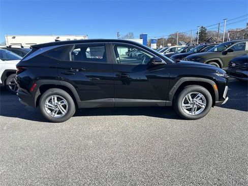 New 2026 Hyundai Tucson SE image 2