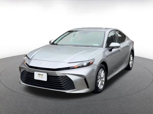 Used 2025 Toyota Camry LE image 7
