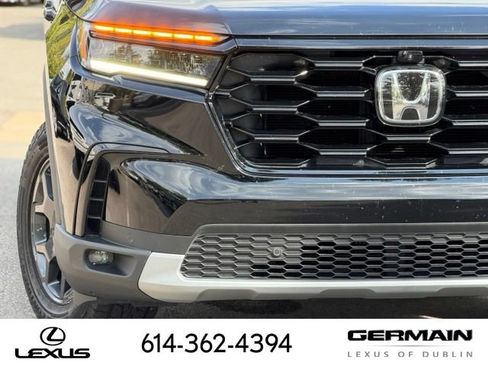 Used 2025 Honda Pilot TrailSport image 6