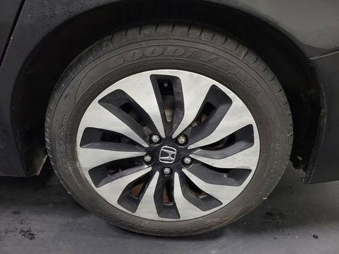 Used 2017 Honda Accord Hybrid Sedan image 10