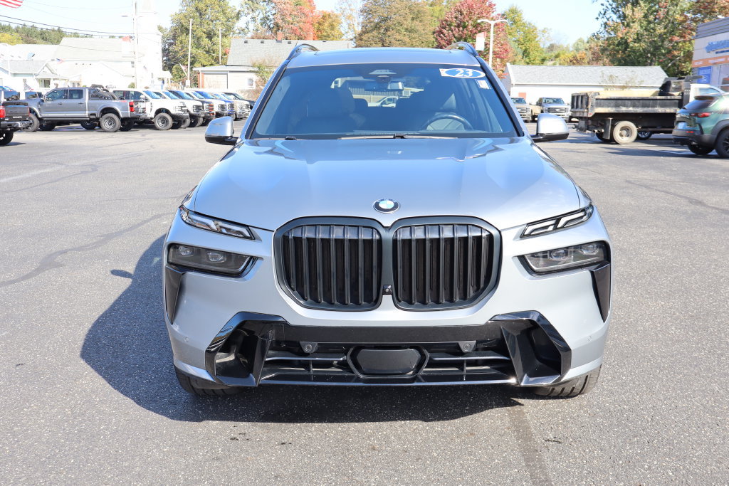 Used 2023 BMW X7 xDrive40i w/ M Sport Package AWD/4WD image 14