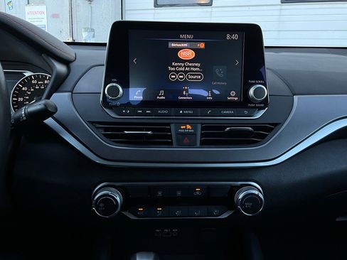 Used 2025 Nissan Altima 2.5 SR image 25