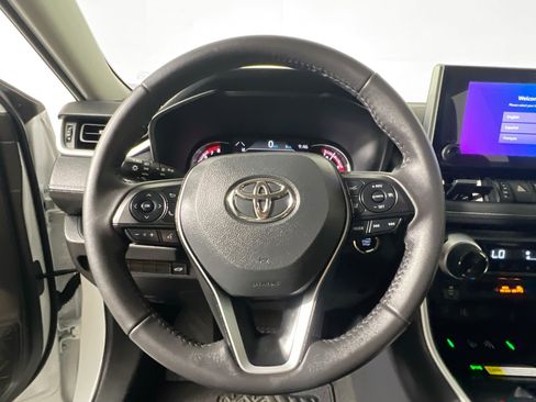 Used 2025 Toyota RAV4 XLE Premium FWD image 17