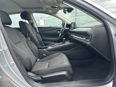 Used 2025 Honda Accord SE image 13