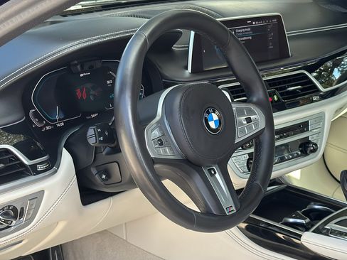 Used 2020 BMW 745e xDrive image 10