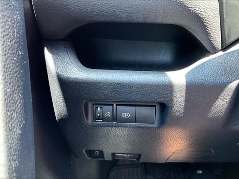 Used 2023 Toyota RAV4 LE AWD/4WD image 33