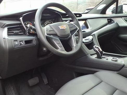 Certified 2025 Cadillac XT5 Premium Luxury image 12