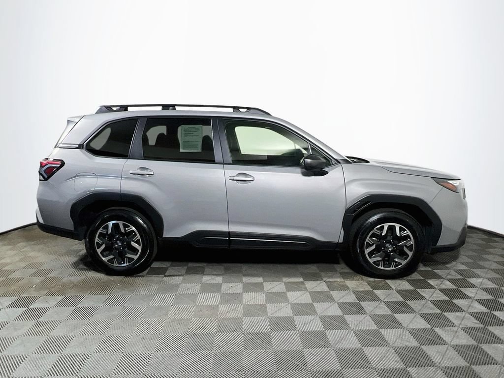 Used 2025 Subaru Forester Premium AWD/4WD image 8
