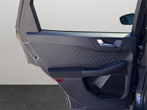 Used 2020 Ford Escape SE image 36