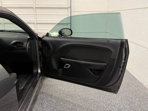 Used 2016 Dodge Challenger SXT RWD image 24