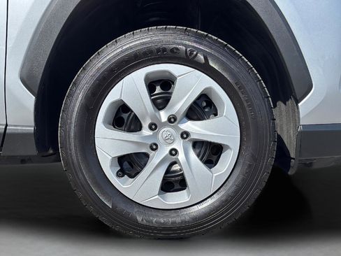 Used 2024 Toyota RAV4 LE AWD/4WD image 10