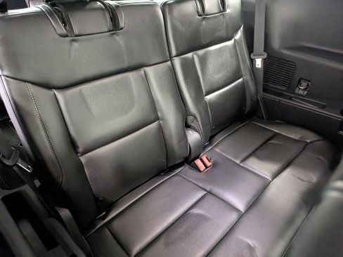 Used 2022 Ford Explorer XLT w/ Equipment Group 202A image 26