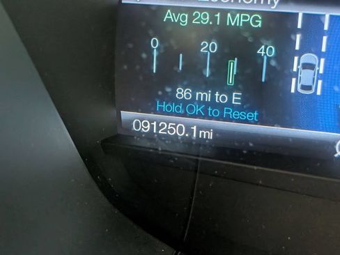 Used 2019 Ford Fusion SE FWD image 18