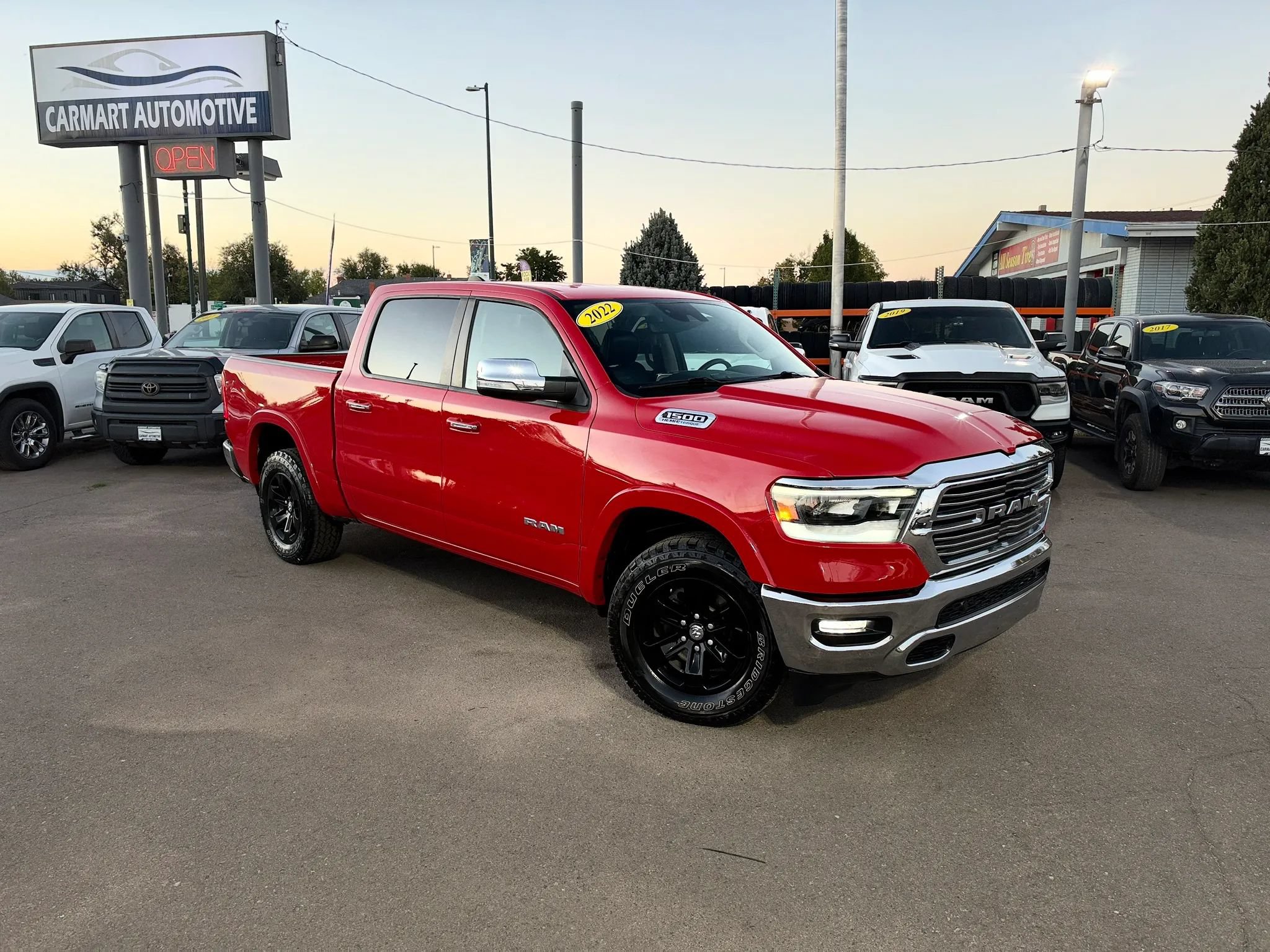 Used 2022 RAM 1500 Laramie AWD/4WD image 2
