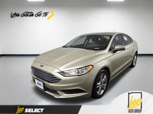 Used 2018 Ford Fusion SE image 1