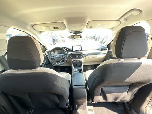 Used 2021 Ford Escape SE image 11