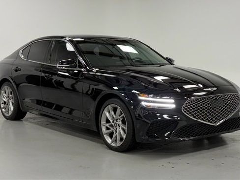 Used 2022 Genesis G70 2.0T image 5
