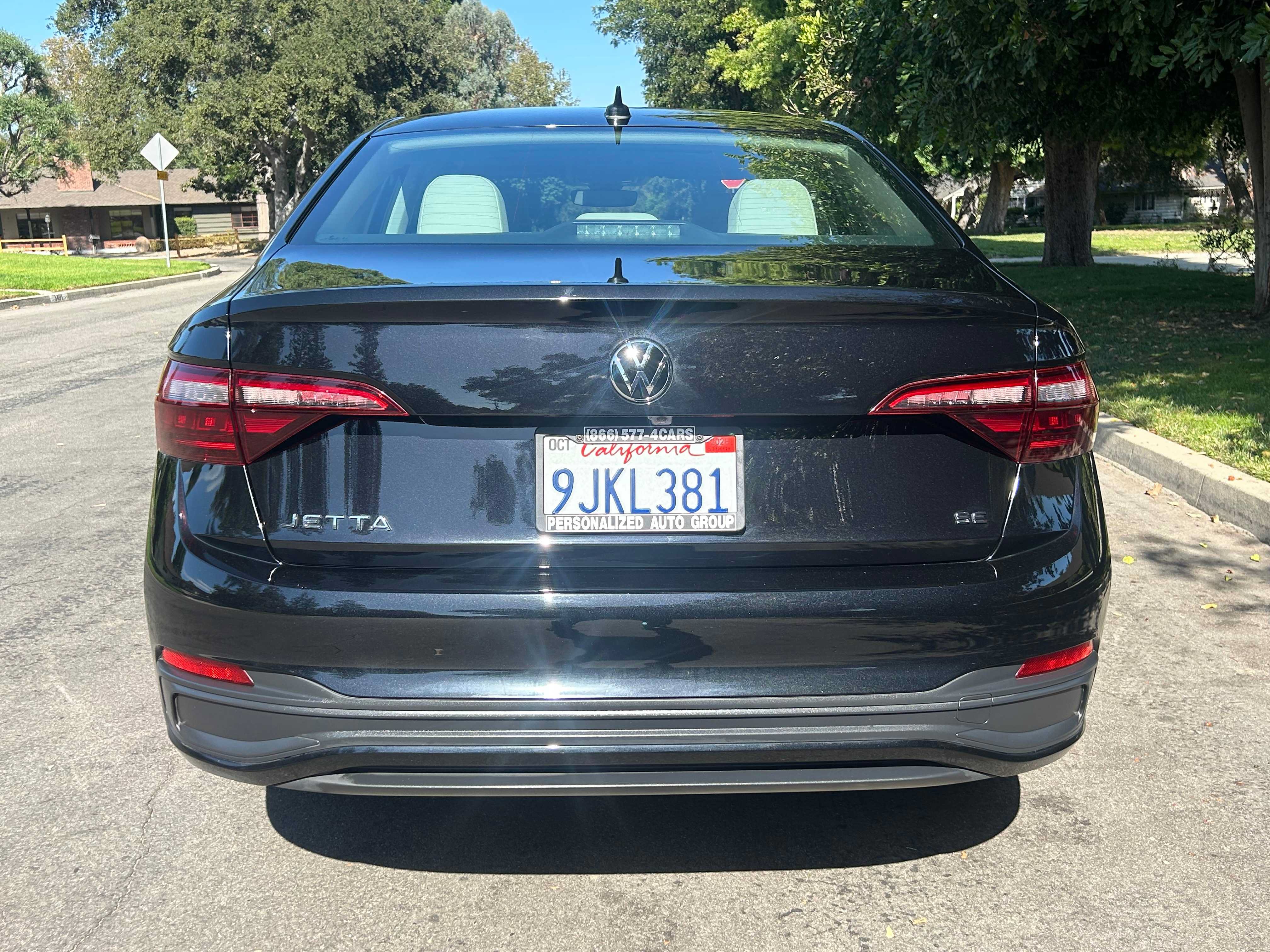 Used 2023 Volkswagen Jetta SE FWD image 8