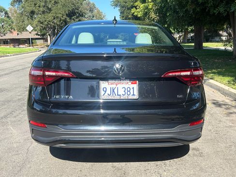Used 2023 Volkswagen Jetta SE FWD image 8