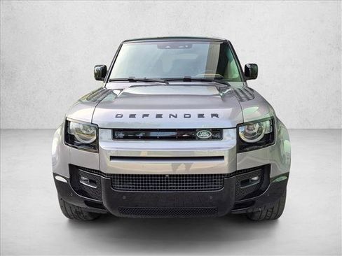 Used 2024 Land Rover Defender 110 X-Dynamic SE AWD/4WD image 2