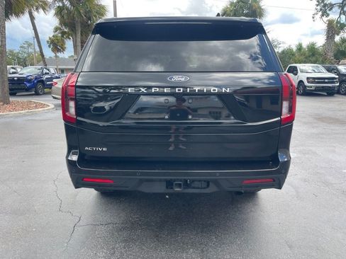 Used 2025 Ford Expedition Active AWD/4WD image 4