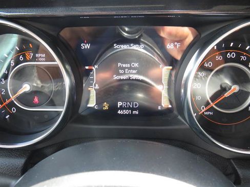 Used 2020 Jeep Wrangler Unlimited Sahara AWD/4WD image 13