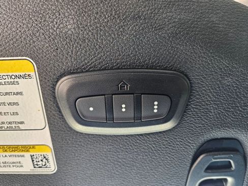 Used 2025 Jeep Gladiator Sport image 15