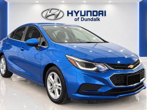 Used 2016 Chevrolet Cruze LT w/ Convenience Package FWD image 3