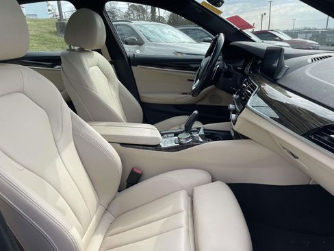 Used 2019 BMW 530e w/ Convenience Package image 12