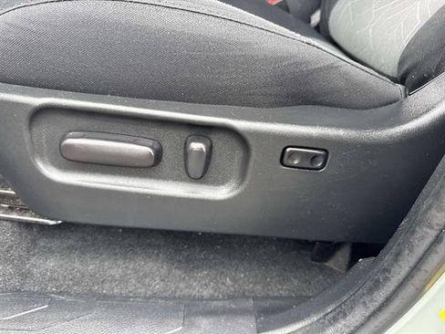 Used 2022 Toyota Tacoma TRD Sport AWD/4WD image 10