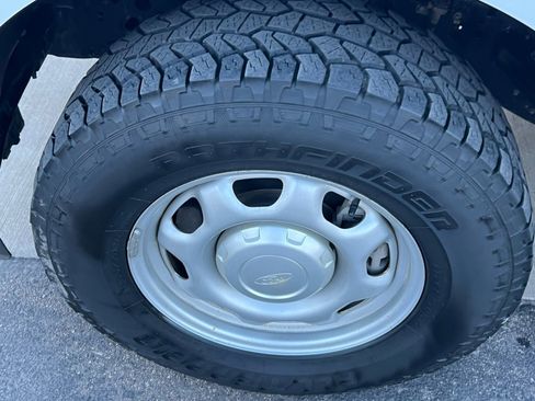 Used 2022 Ford F150 XL w/ Trailer Tow Package image 9