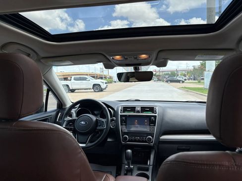 Used 2018 Subaru Outback 2.5i Touring AWD/4WD image 11