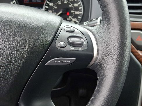 Used 2020 Nissan Pathfinder Platinum image 26