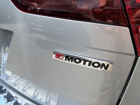Used 2020 Volkswagen Tiguan SEL AWD/4WD image 7