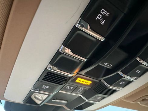 Used 2011 Porsche Panamera S image 27