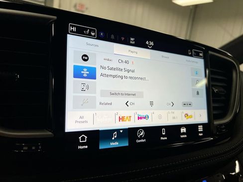 New 2026 Chrysler Pacifica Select image 13