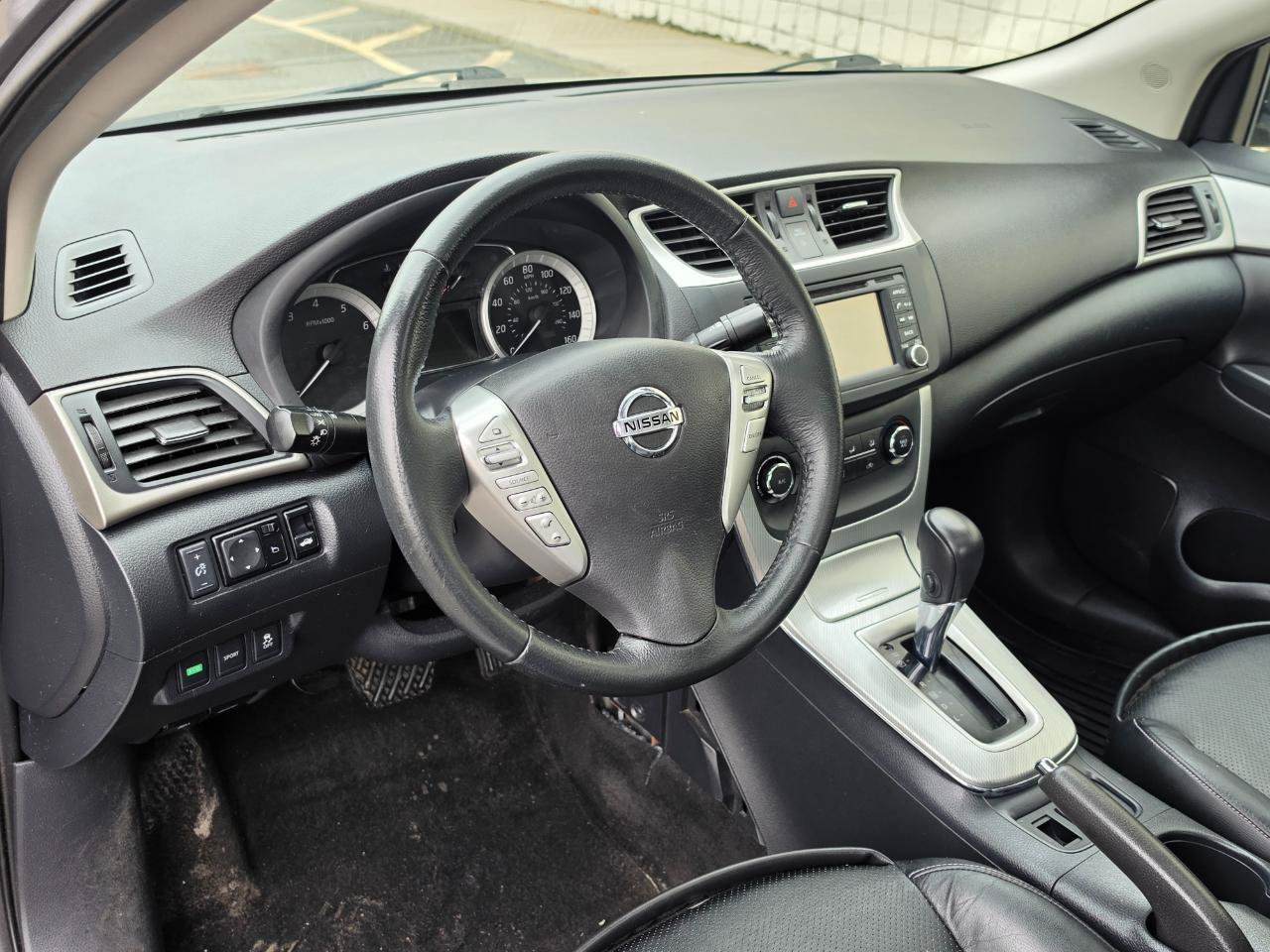 Used 2015 Nissan Sentra SR w/ SR Premium Package FWD image 10