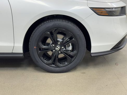 New 2025 Honda Accord SE image 4